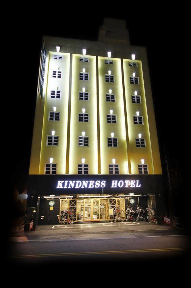 Kindness Hotel - Tainan Chihkan Tower Dış mekan fotoğraf